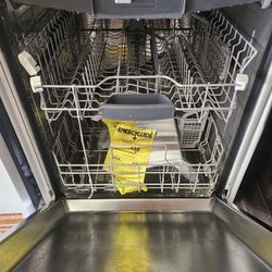 DISHWASHER BOSCH WHITE NEW OPEN BOX  