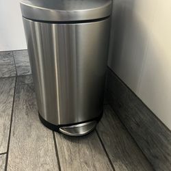 SIMPLEHUMAN RECTANGULAR STEP CAN