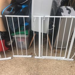 Like new metal Walk through safety gate with extension kit needs compression and can get from manufacture all for only $40 from