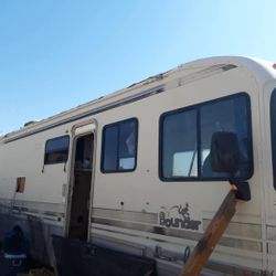 Fleetwood Bounder RV 1992