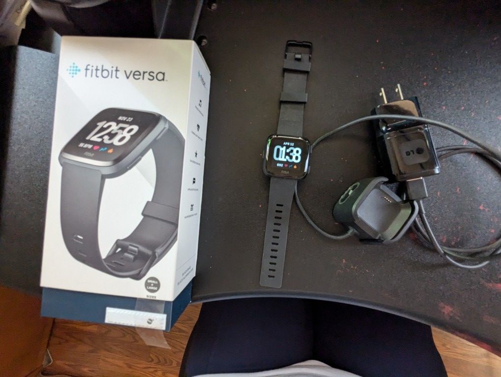 Fitbit Versa 6 Months Old With Charger And Extra Band