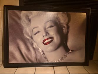 Marilyn Monroe photographed frame