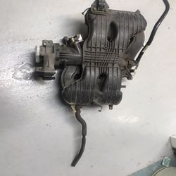 FORD F150 THROTTLE BODY WITH INTAKE MANIFOLD AND SENSORS