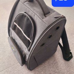 Backpack pet carrier