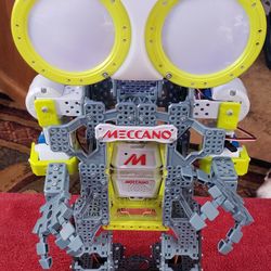 MECCANO MAN ROBOT 2 FOOT TALL 13 WIDE PROGRAMABLE