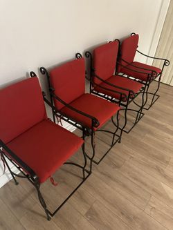 A Set Of Four Metal Barstool Chairs  Free Delivery 🚚 