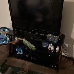 Tv Stand And Booked  And Tv Lg Not Smartv 