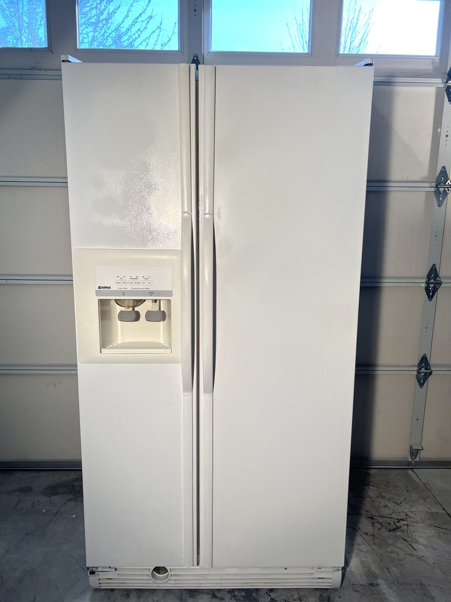 Kenmore Refrigerator , Pending pick up at 5 Pm