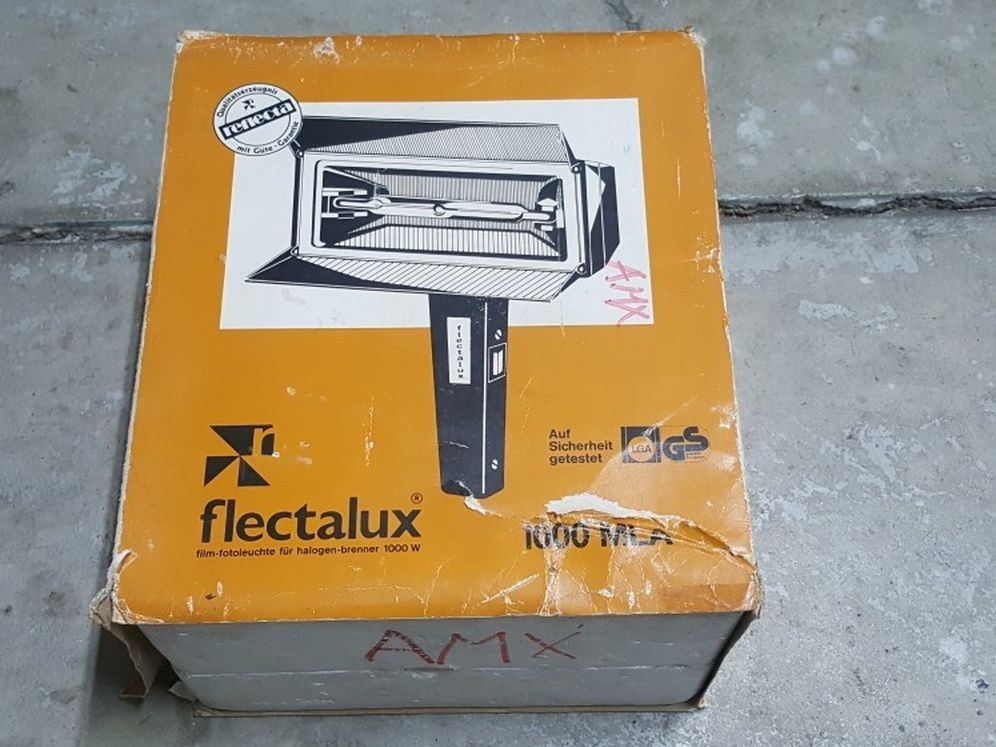 VINTAGE FLECTALUX 1000 MLA Halogen Movie Lamp Boxed