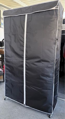 Portable wardrobe