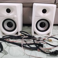 2 Pioneer Dj Speakers 