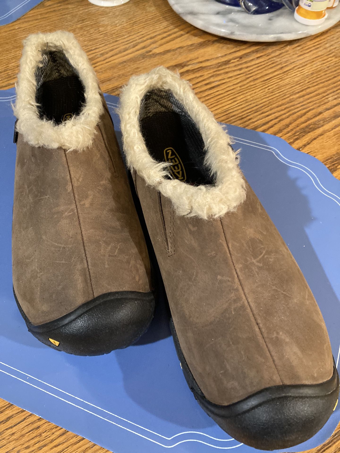 Néw Womens Keen Dry Bailey Brown Nubuck Slip Ons Size 8
