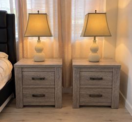 Set of 2 Nightstands + 2 Matching Lamps  ✨