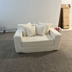 Love seat/ convertible sofa bed
