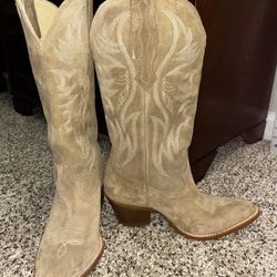 7.5 Cowgirl Boots 