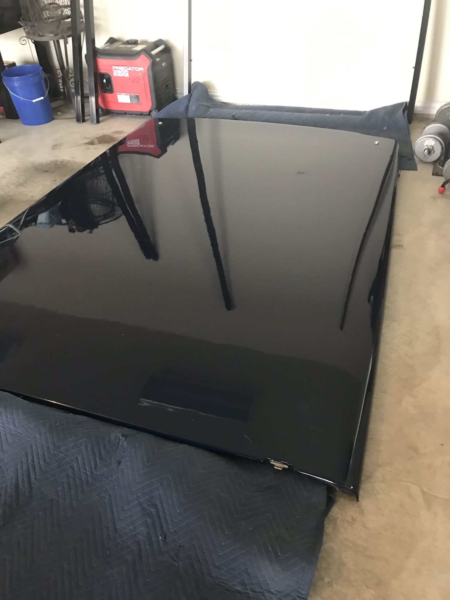 Snug top Fiberglass truck bed cover 8 ft