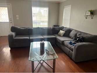 Couch an table