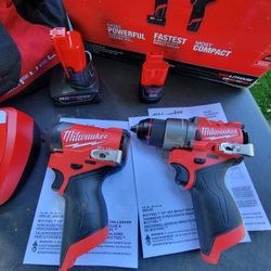 Milwaukee M12 FUEL Hammer Drill and Impact Driver Combo Kit