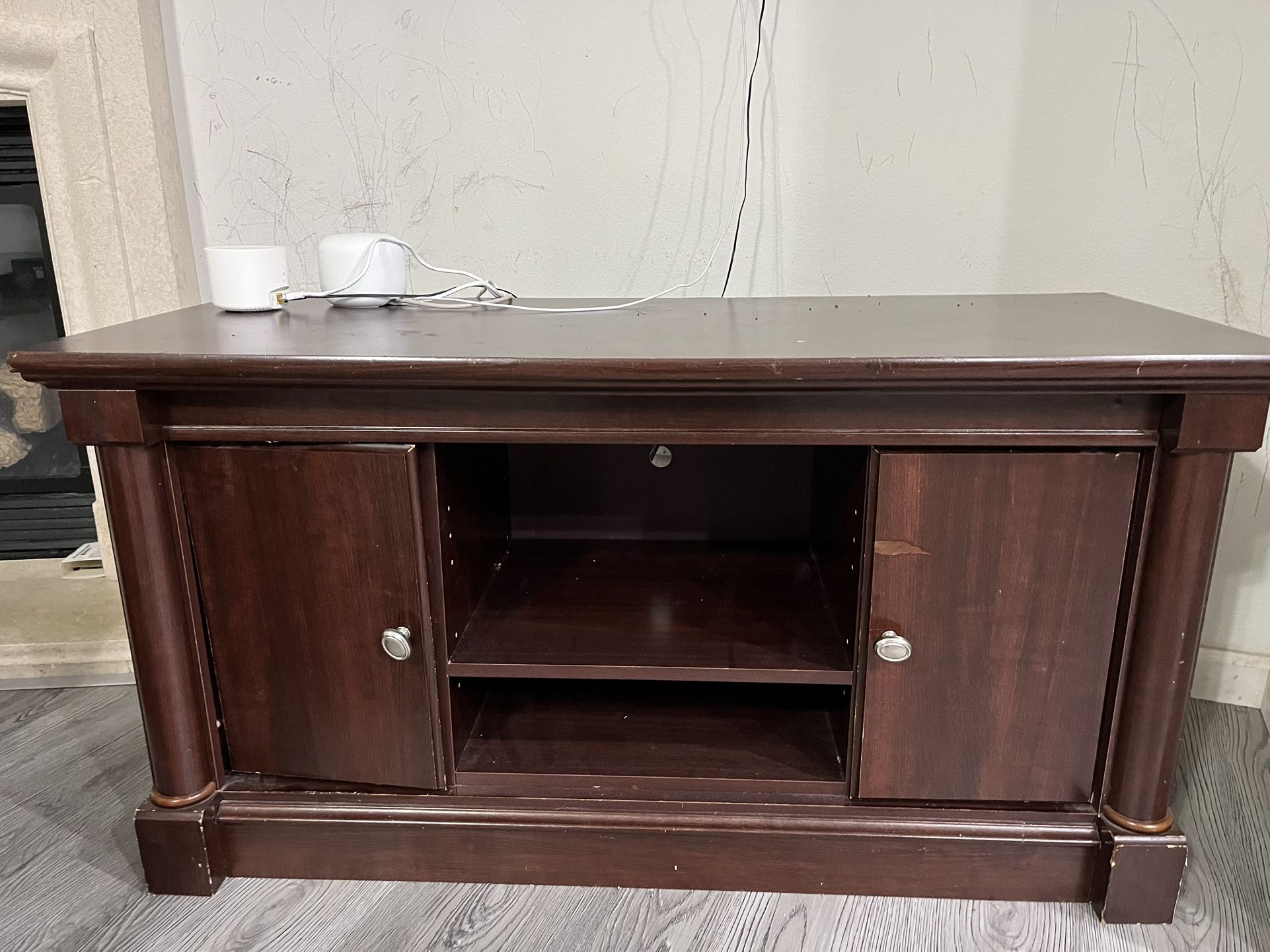 Tv Stand 47 W 19 D