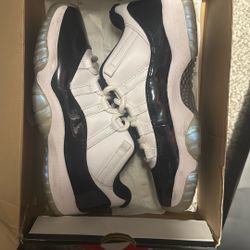 Jordan 11 Emerald