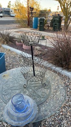 Three tears metal baskets