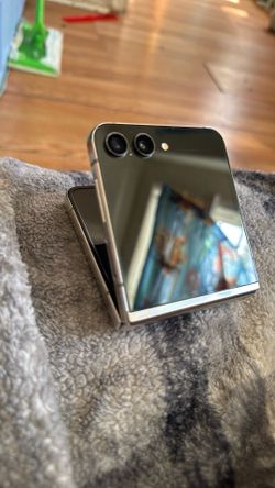 Galaxy Flip