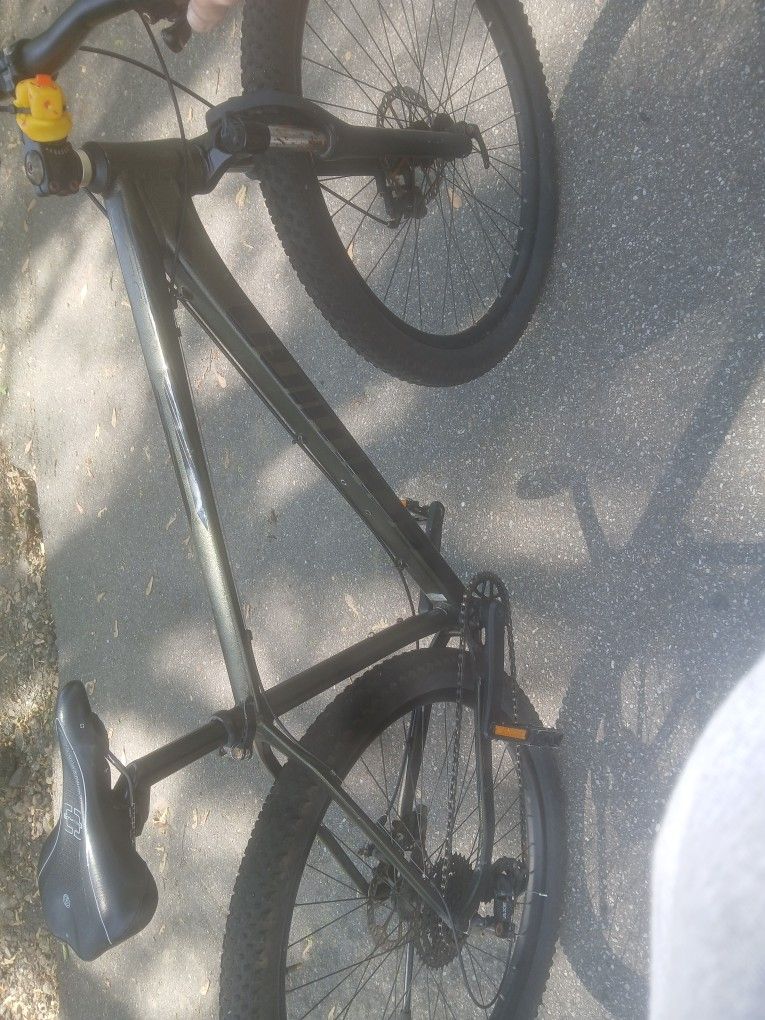 Schwinn Mountain Bike 29in Tires