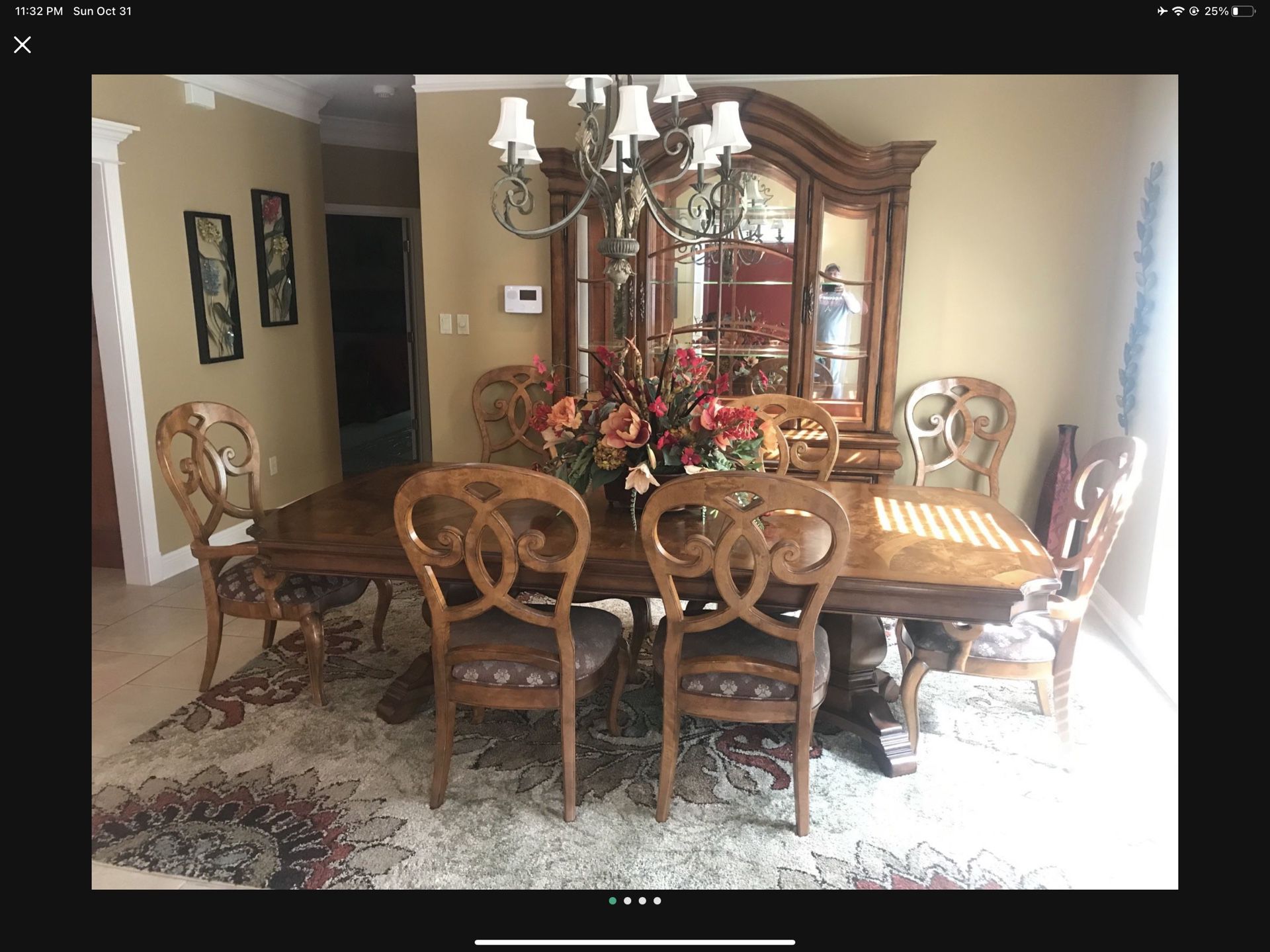 Thomasville Dining Table With 8 Chairs and Extension Leaf
