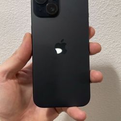 Apple iPhone 15 Unlocked Paid Off No Sim Restrictions 10/10 Condition Low Cycle Count Don't Use It