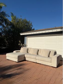 Ashley Furniture Sectional - Great Condition - Lindyn Ivory 3 piece - Retail $2,700