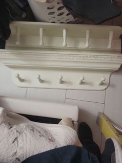 Pair of wall mounts