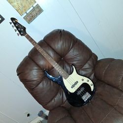 PEAVEY MILESTONE BLACK ELECTRIC BASS  GUITAR