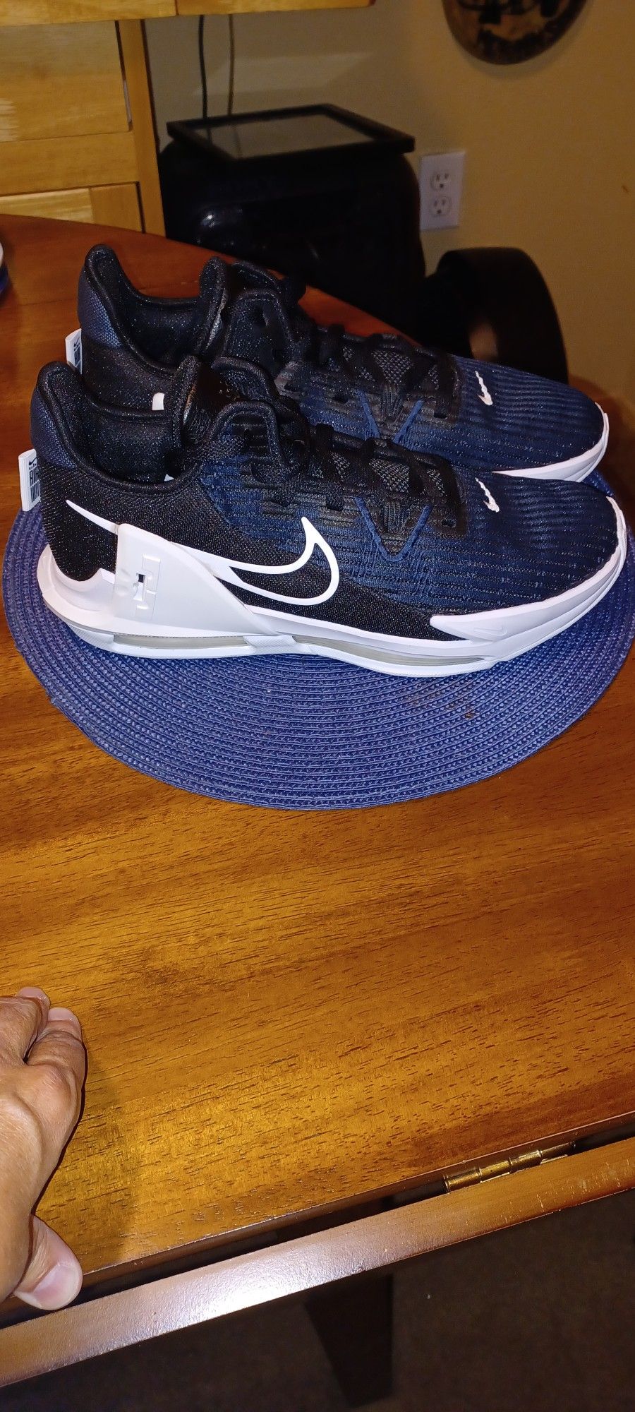 Nike LeBron Men's Size 11