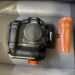 Canon R5 Body With Cage And Battery Grip