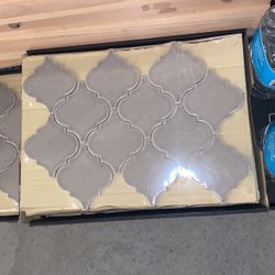 70 Pieces Of Backsplash 