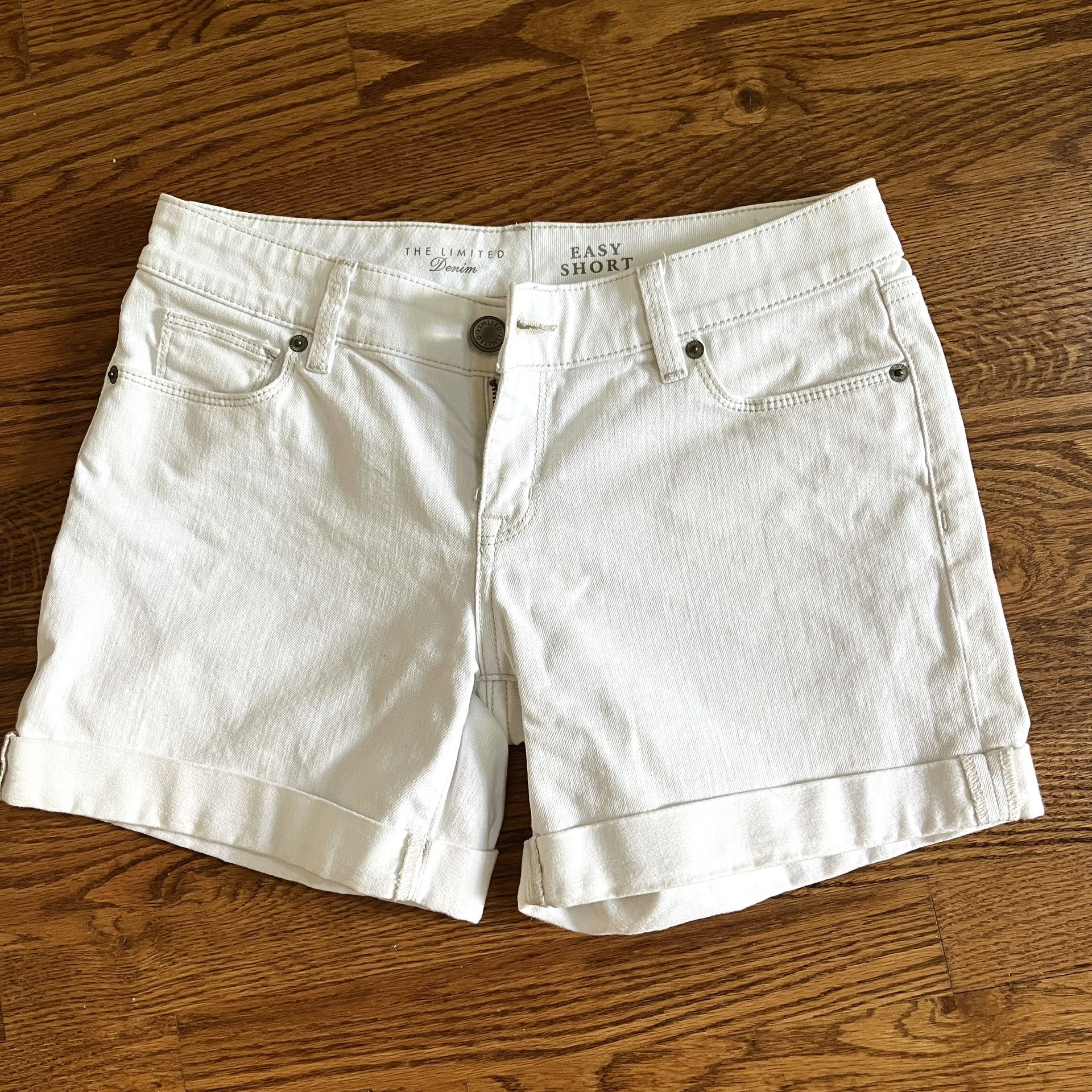 The Limited “Easy Short” – Size 4 – White – Never Worn