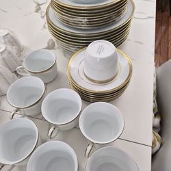 Dinnerware Set 8 place set