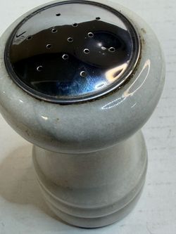 Marble Hand-Crank Pepper Grinder