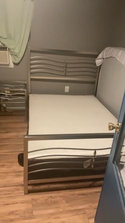 Base de cama matrimonial y buró