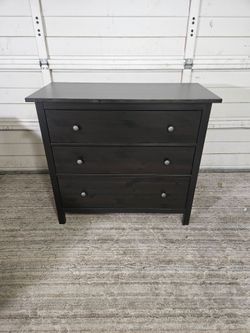 3-Drawer Dresser, Good Conditions 👍, Black Color, Measurement: W 42.5" × D 19.5" × H 37.5"