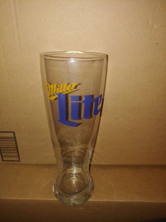 Miller Lite 9" pint beer glass 