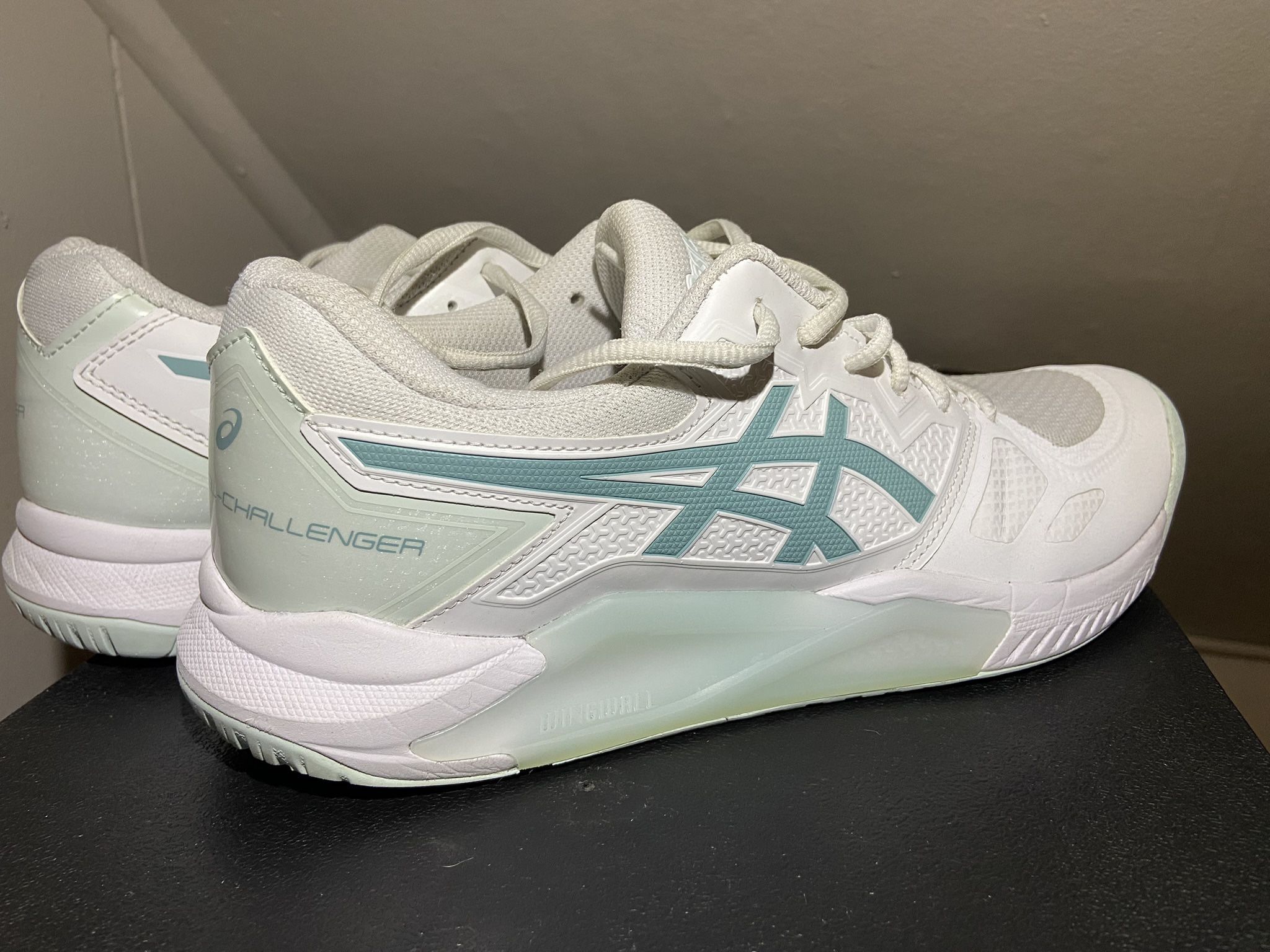 Asics Gel Challengers , Women’s Size 11 Tennis Shoes / Active Wear Sneakers