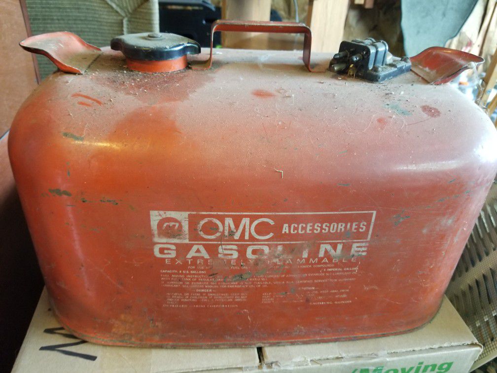 Marine gas can for boat