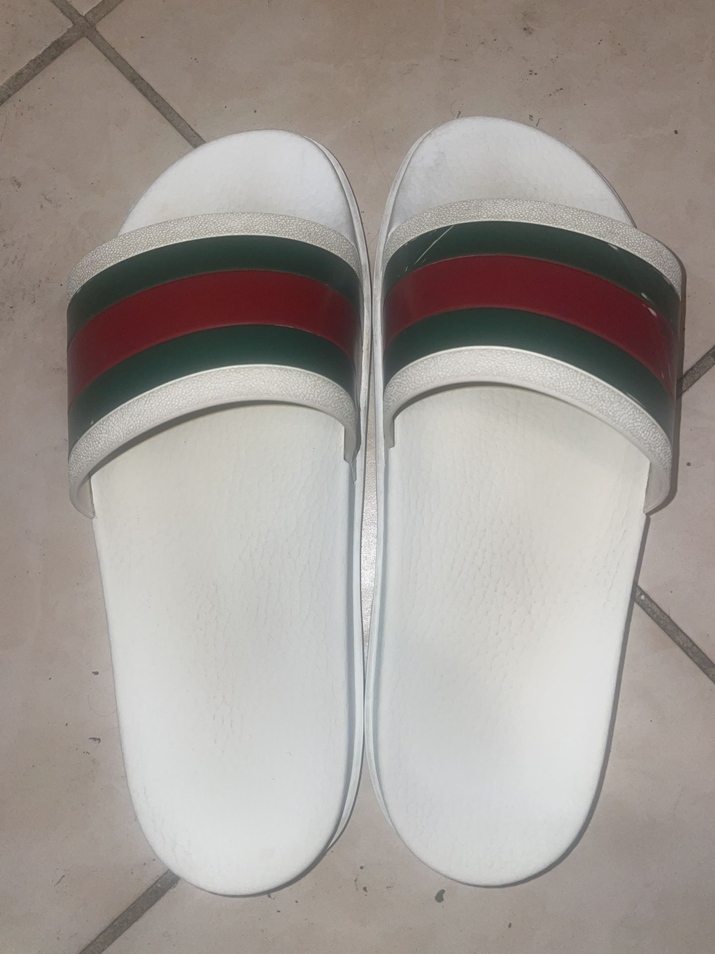 Gucci Slides Usedd A lot 