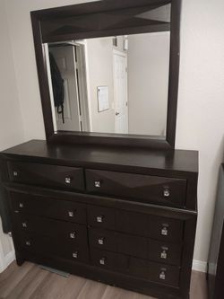 Bedroom set
