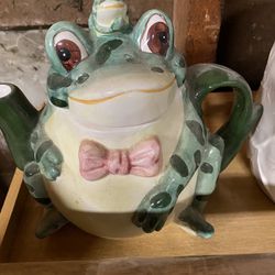 Vintage Frog Items