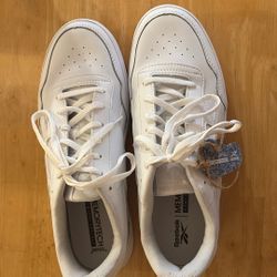 White Orthopedic Reebok Sneakers Size 9 Women’s 