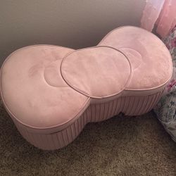 hello kitty bow storage bench