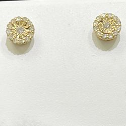 Lovely Diamond Earrings Set In 14k!