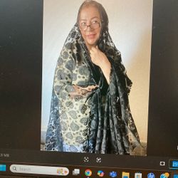 Black formal Chador covering for ladies, prayer hijab is for all shapes and sizes